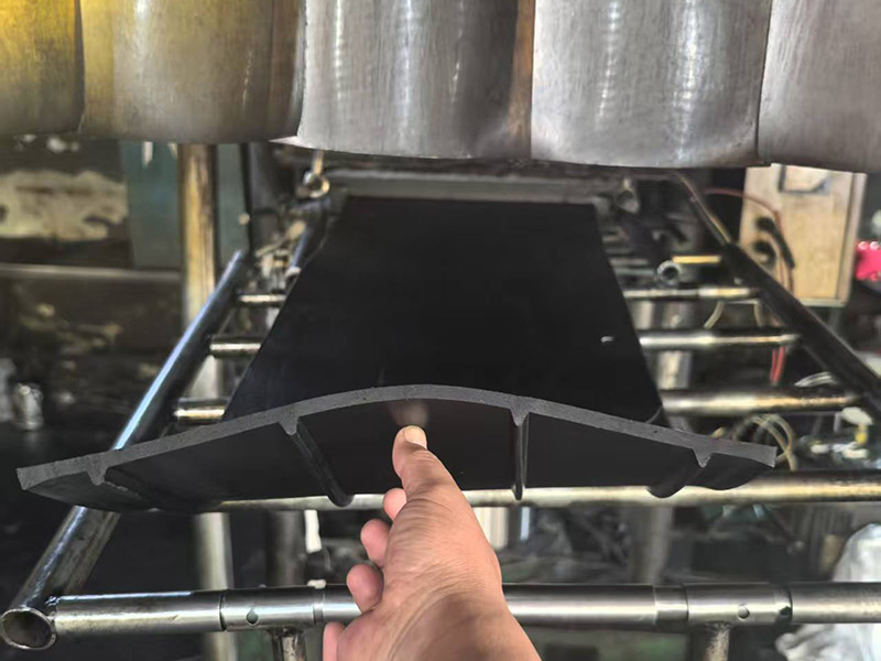 背贴式橡胶止水带