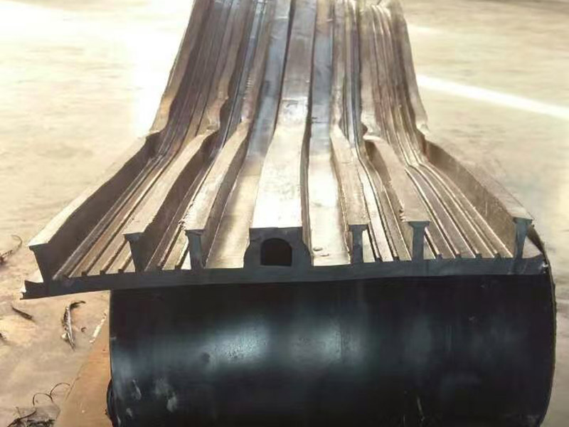 方孔外贴止水带